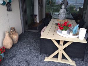 grastapijt-op-balkon
