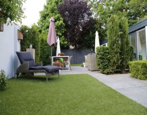 kunstgras leggen onder loungeset